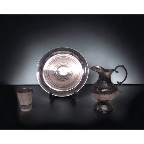 651 - A COLLECTION OF SILVER & WHITE METAL. INCLUDING AN INDIAN SILVER TRAY BY ROOP JEWELLERY, WITH 'T100'... 