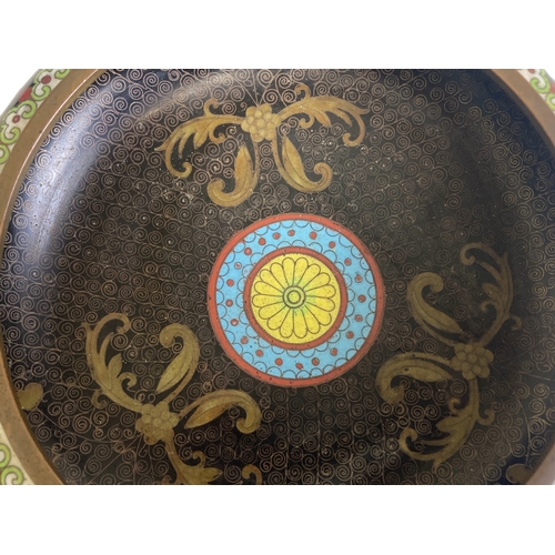 73 - A Chinese Republic period Cloisonné bowl. 
Marked to base. 
6 x 20cm