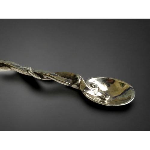 757 - A rare pair of Victorian Silver 'Monkey' spoons. 
By Mackay, Chisolm &co, Edinburgh.
Each depicting ... 