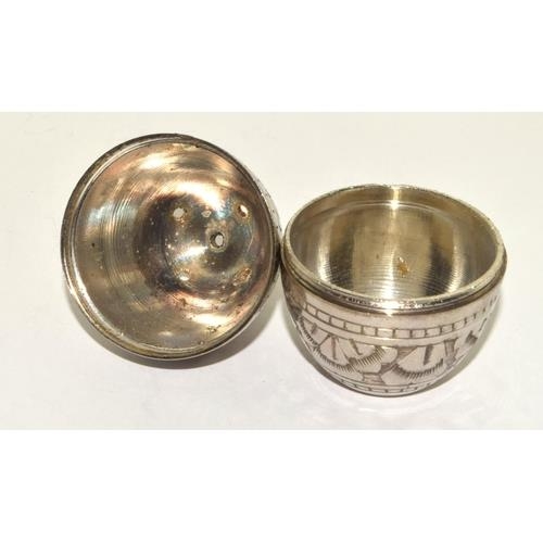 739 - PAIR OF INDIAN WHITE METAL 'EGG'  SALT & PEPPER SHAKERS. ENGRAVED IN A FOLIATE DESIGN.
HEIGHT - 6CM