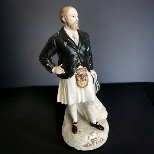 772 - A large Paris porcelain figure of King Edward VII. One of pair (with Queen Alexandra) made for Paris... 