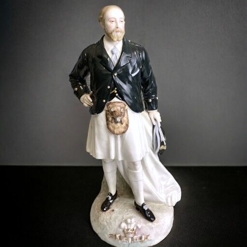 772 - A large Paris porcelain figure of King Edward VII. One of pair (with Queen Alexandra) made for Paris... 