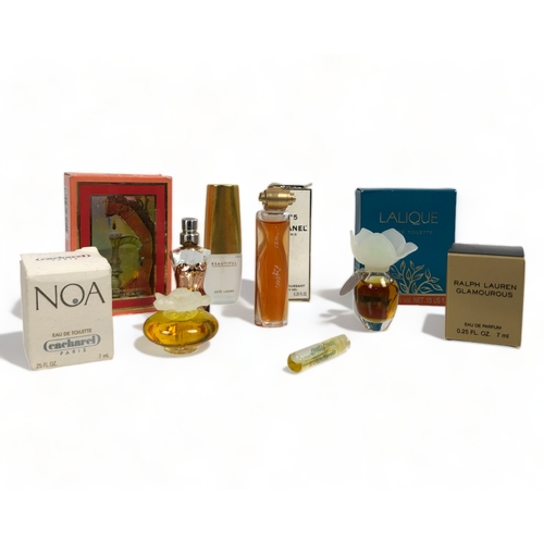 326 - A collection of miniture ladies perfumes, including Ralph Lauren, Lalique, Chanel, Estee Lauder & mo... 