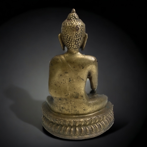 83 - A THAI CAST BRONZE MUDRA BUDDHA. 
HEIGHT - 20CM