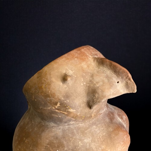 90A - A red Neolithic pottery eagle vessel,
Yangshao culture c 4800-4300 BC
仰韶文化 鹰壶 紅陶