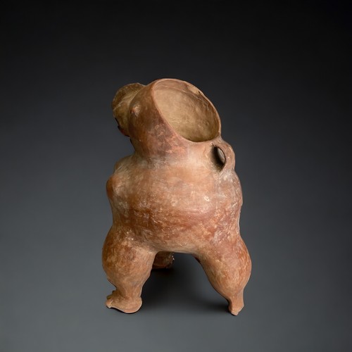 90A - A red Neolithic pottery eagle vessel,
Yangshao culture c 4800-4300 BC
仰韶文化 鹰壶 紅陶