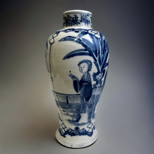 165 - A Chinese blue & white porcelain baluster vase.
Qing dynasty.
Four character reign marks to base.