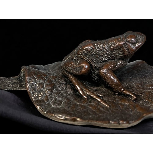 53 - A VICTORIAN SILVER PLATE BRONZED FROG TABLE PAPERWEIGHT.