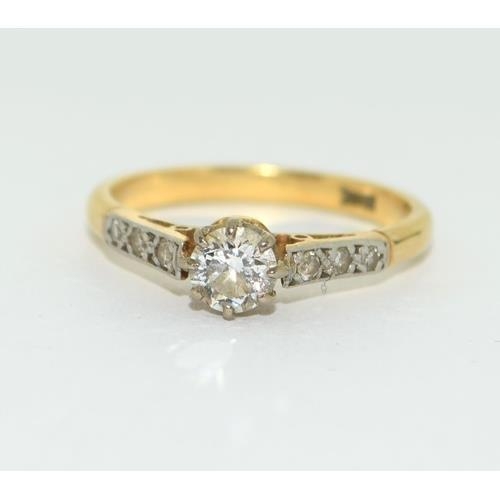 100 - 18ct gold ladies Diamond solitaire ring approx 0.25ct size M