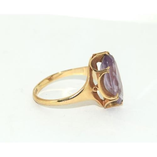 105 - 9ct gold ladies Amethyst solitaire statement ring 3.3g size O