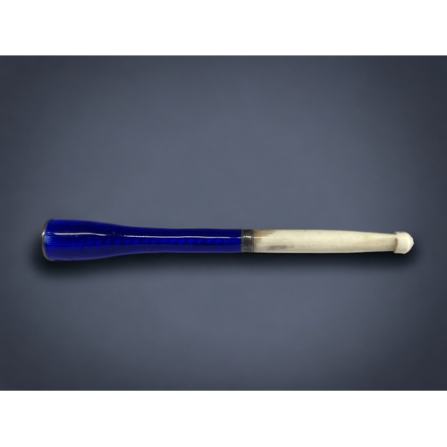 96A - A GUILLOCHE ENAMEL LADIES CHEROOT / CIGARETTE HOLDER. 
With sterling silver collar and bone mouth-pi... 