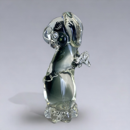 143 - A VINTAGE MURANO GLASS DOG FIGURE. 
Possibly Alfredo Barbini.
Sat on his haunches in a begging pose.... 