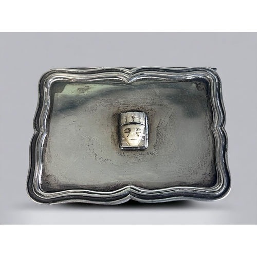 71 - A VINTAGE 1930's SABORNS, MEXICO STERLING SILVER BOX.
Mounted with a carved Alabaster 'Aztec' mask.
... 