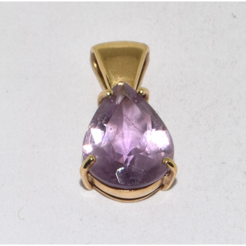 435 - 9ct gold large Amethyst pendant total 2.3g