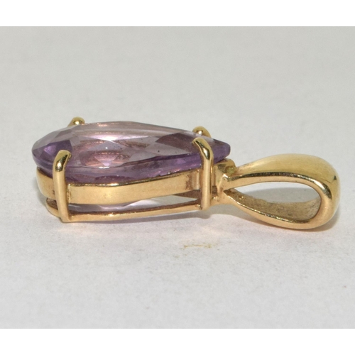 435 - 9ct gold large Amethyst pendant total 2.3g