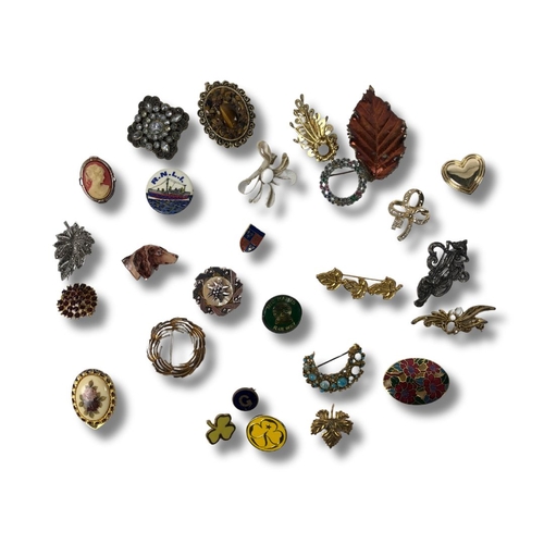 69 - Various Collectable Badges & Brooches