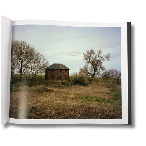 107 - Hardcover Book By Melanie Friend- The Plain. Local Interest Featuring Landscape Images of Salisbury ... 