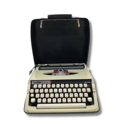 174 - Vintage Brother Deluxe 900 Typewriter