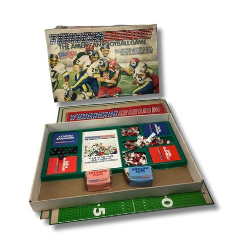 181 - Vintage Board Games Carpet Golf & Touchdown Game