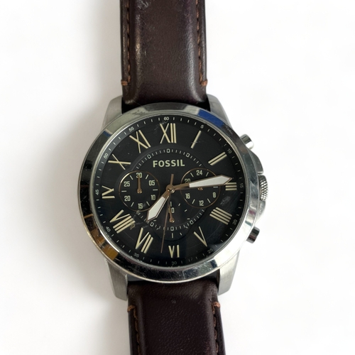 333 - A men's Fossil chronograph watch.
With leather strap.