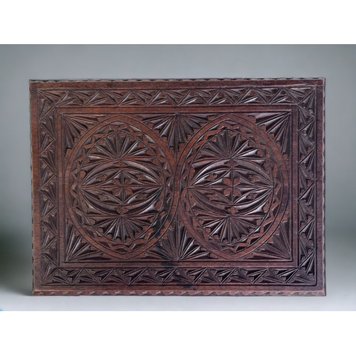 344 - An Aesthetic type carved wooden box.
23 x 17 x 8.5cm