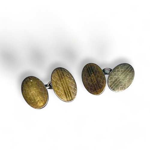 349 - A pair of 9ct Gold on Silver Men's Cufflinks.
Henry Griffith & sons.