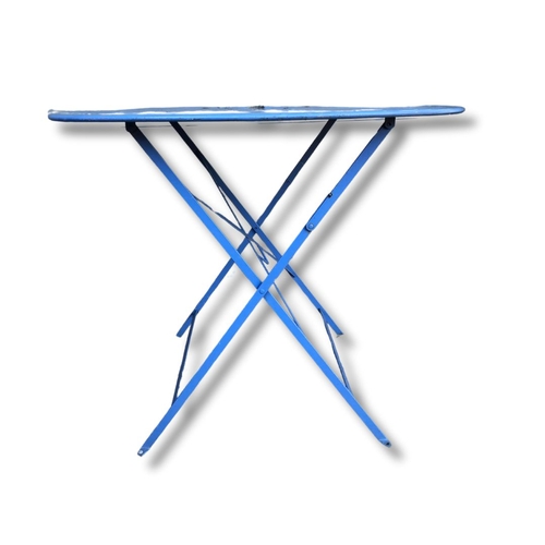 10 - French Metal Blue Bistro Table
Diameter 95cm