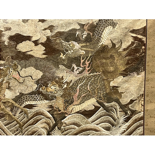 113 - A VERY LARGE AND FINELY EMBROIDERED JAPANESE TAPESTRY WALL HANGING. Meiji period (1868-1912). Finely... 