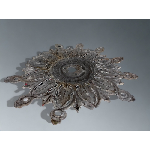 287 - An 18th/19th Century lead ceiling rose.
Stylised foliate design.