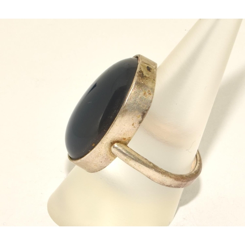 471 - 925 silver large single polished  Agate stone ring size Q