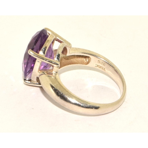 477 - 925 silver ladies Amethyst pear shape ring size P