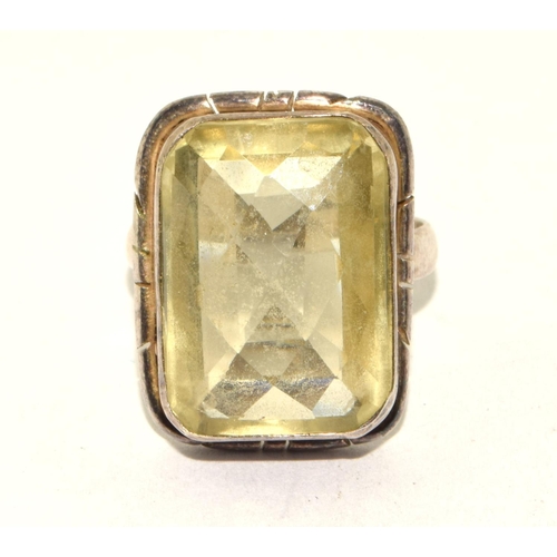 484 - 925 silver ladies yellow stone ring size O