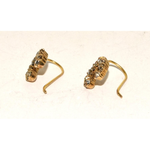 501 - 9ct gold Horse shoe shape wired earrings 