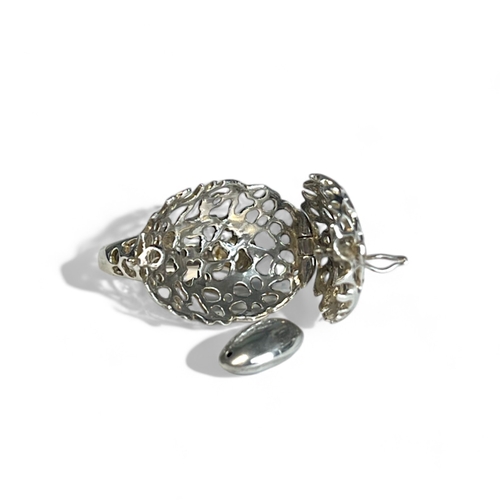 521 - A large Rachel galley sterling silver pebble charmed ring.Large pierced setting, with hinged top con... 