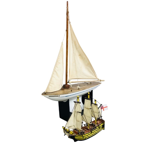 136 - Small Pond Yacht & Model galleon.