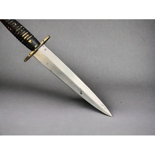 246 - A Fairbarn and Sykes 3rd Pattern Fighting Knife/Dagger, complete with Sheath. Marked with broad arro... 