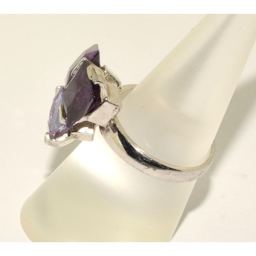 405 - 925 silver 3 stone Amethyst ring in a triangle design size M