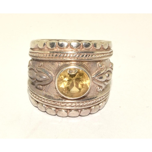 406 - 925 silver vintage Citron solitaire in a solid shank ring size N 