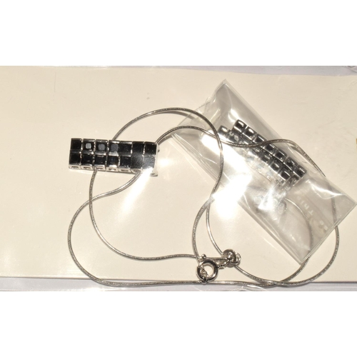 417 - 4 x 925 silver new with labels Swarovski earrings and matching pendant sets each originally average ... 