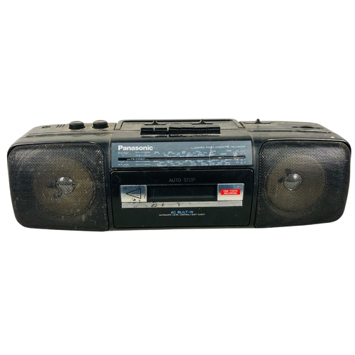 117 - Retro Panasonic Radio Cassette Player RX-FS400