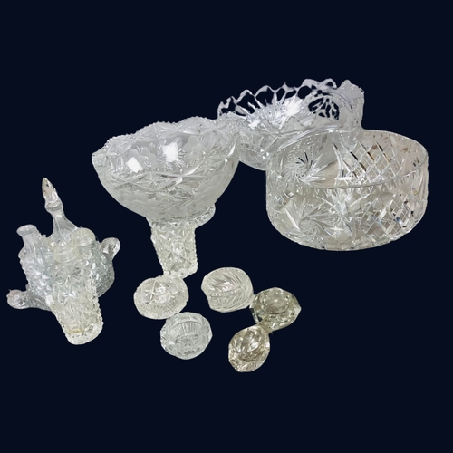 124 - Collection Of Glass Bowls Etc