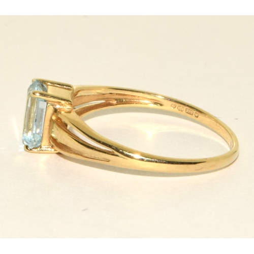 265 - 9ct gold ladies Aquamarine ring size O