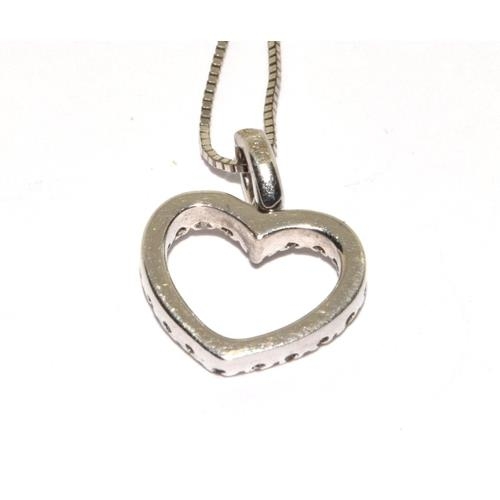 277 - 9ct white gold Diamond heart pendant on a 40 cm box chain