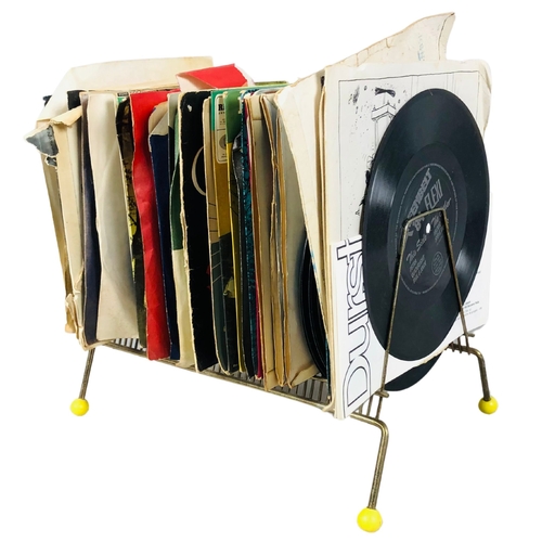 52 - Large collection of Singles mainly classical and musical interest. Mid century atomic style rack