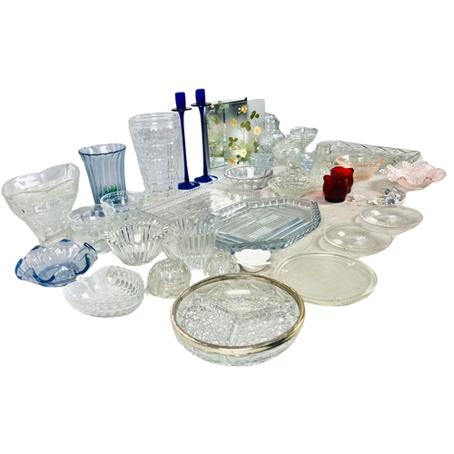 79 - Victorian and later glassware to include dressing table trays etc