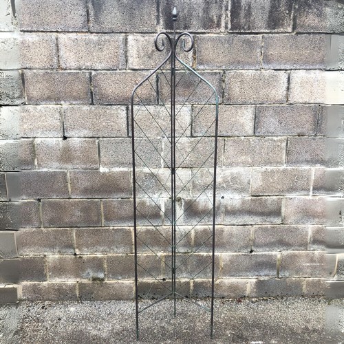 260 - Folding Metal Lattice Garden Spire Ref 3 209cm High