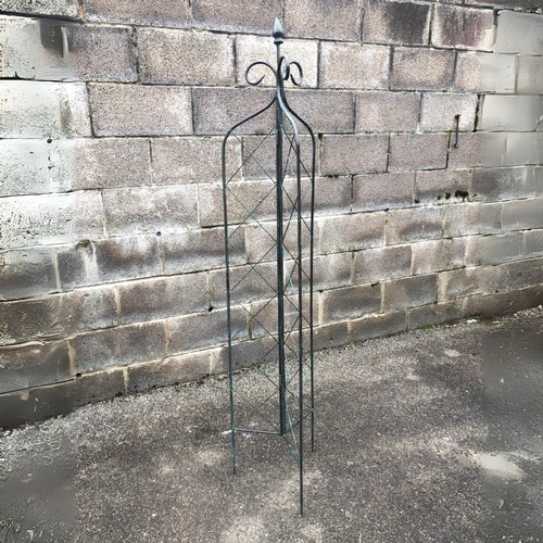 260 - Folding Metal Lattice Garden Spire Ref 3 209cm High