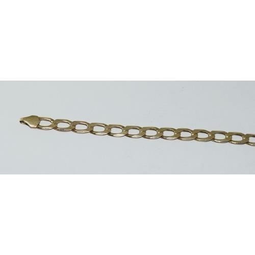 229 - A 9ct Gold Flat link Bracelet. with a lobster claw catch 6g 20cm long