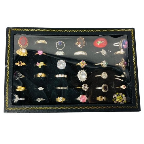 101 - Collection of Vintage Costume Rings