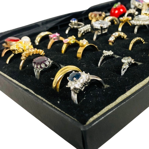 101 - Collection of Vintage Costume Rings